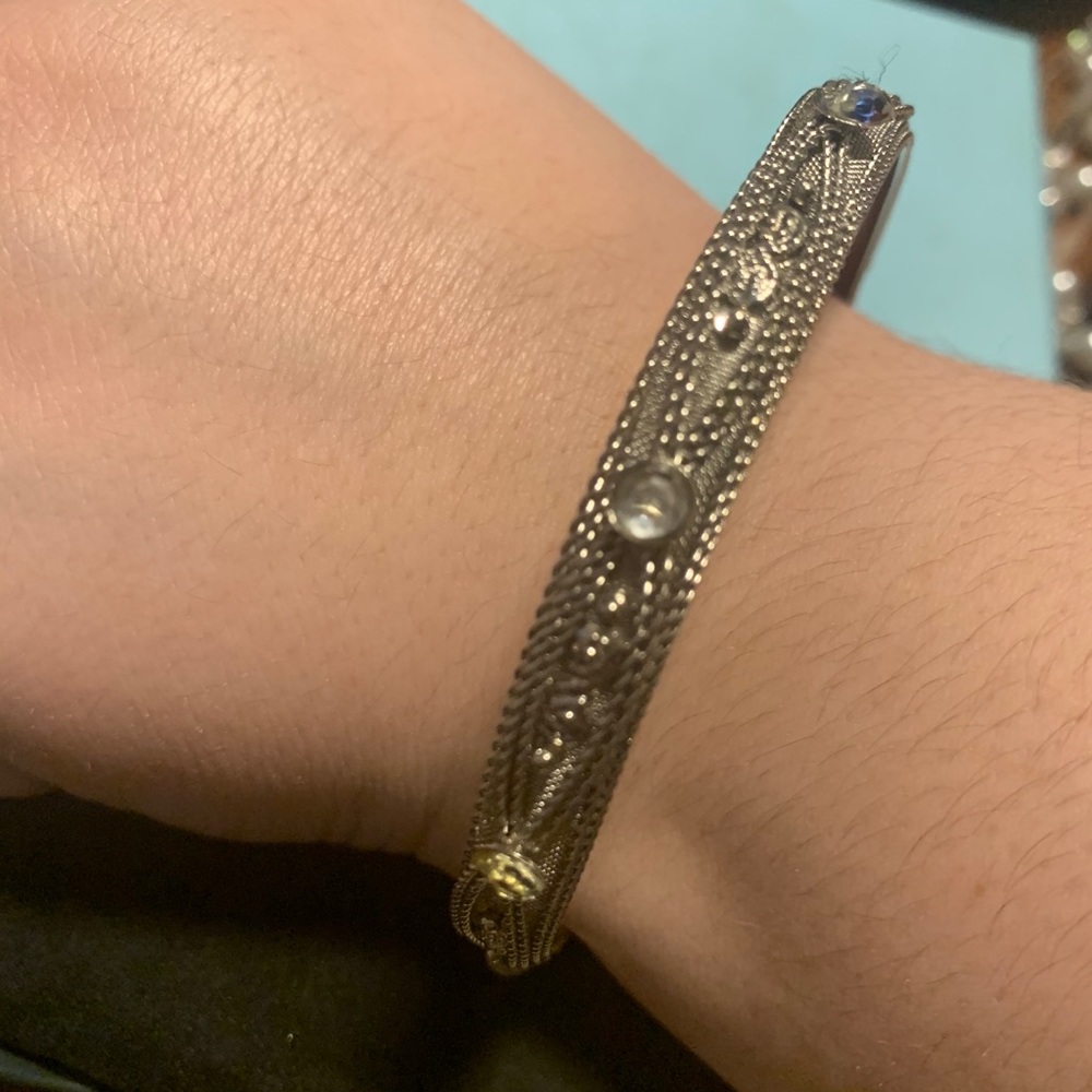 Bangle bracelet
